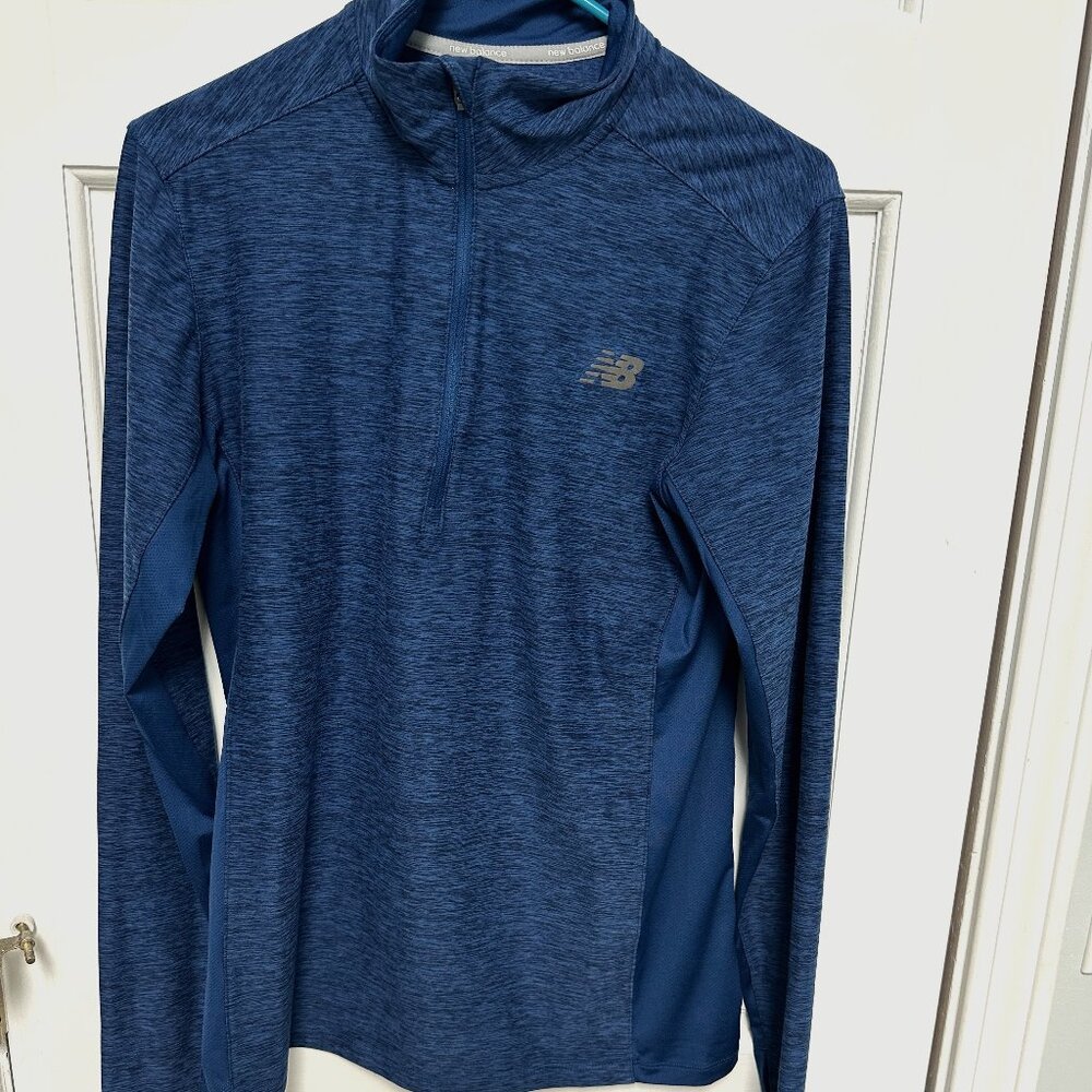 New Balance Dry Shirt, size Small, Great condition! Perfect for women!